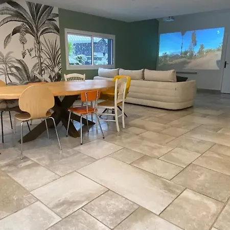 Villa Villa *