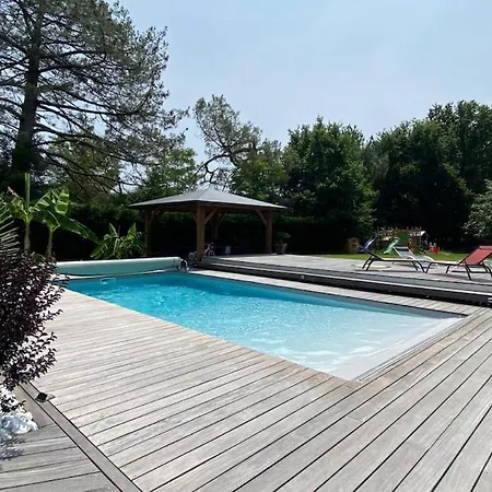 Villa Villa *